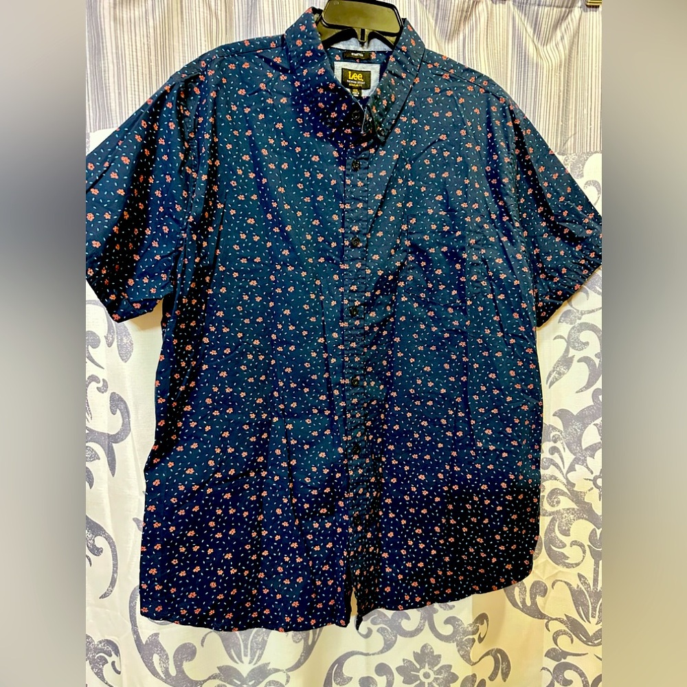 EUC Lee Printed blue Casual Button‎ Down Shirt Size XXL